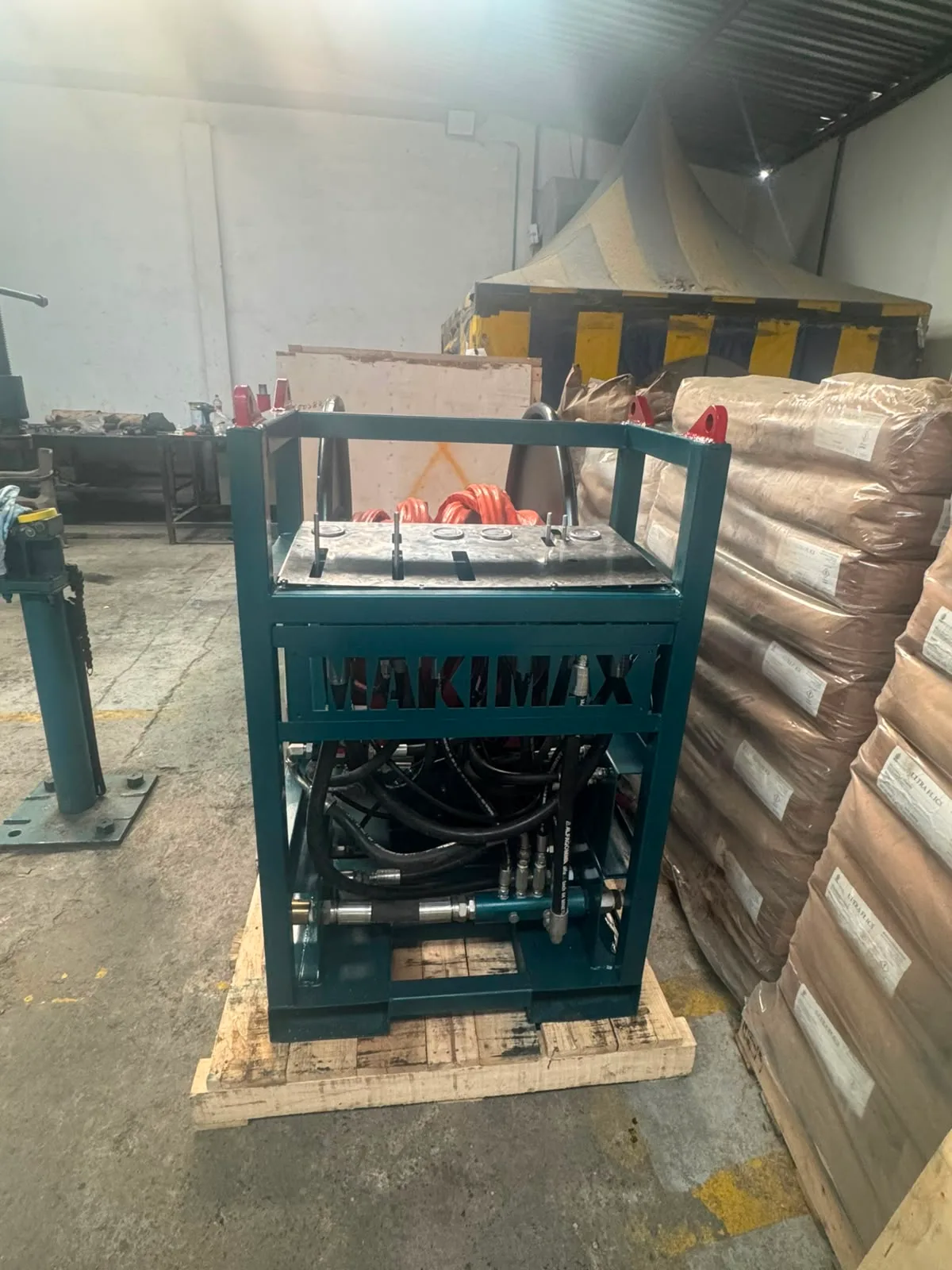 Trabajo realizado por MAKIMAX SAS 4